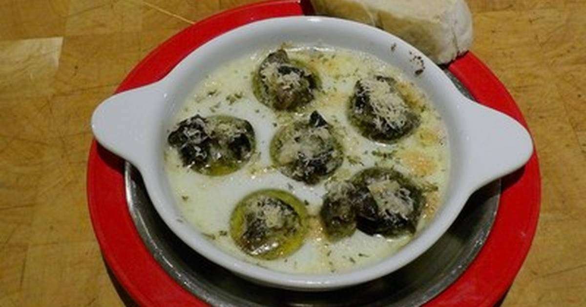 Escargot with Garlic Butter Recipe by Paul Rybak - Cookpad