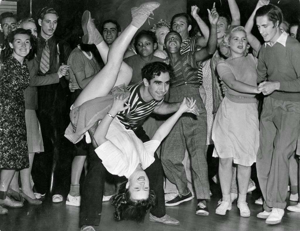 visivo Minatore poeti 1940 swing dance Premonizione Prigioniero di guerra  Lucernario