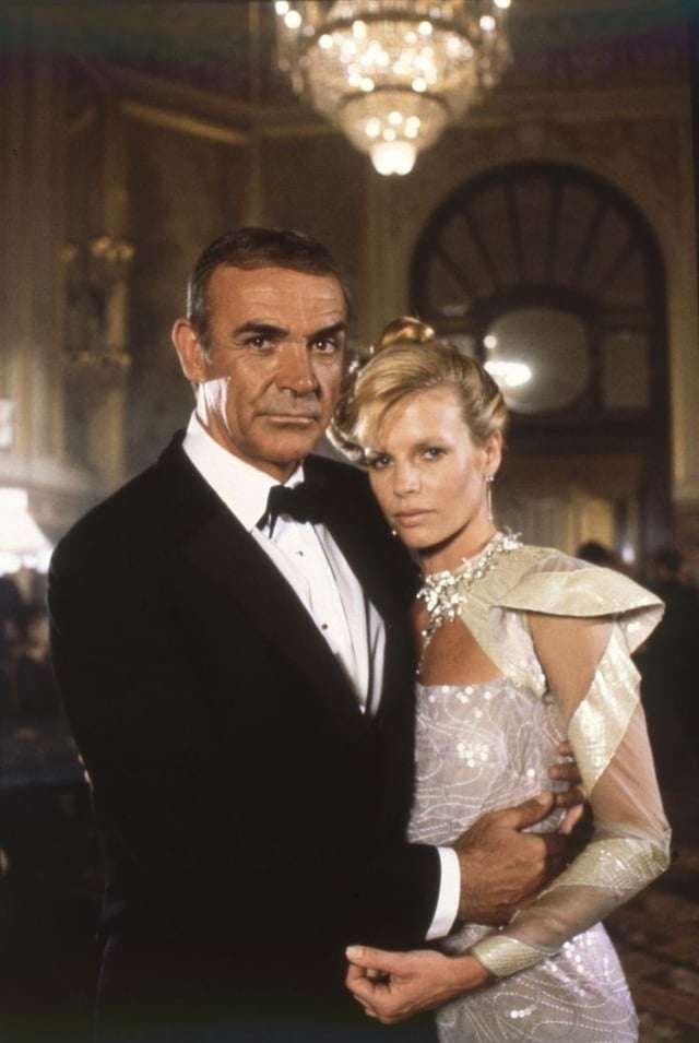 1983 Sean Connery & Kim Basinger ('Never Say Never Again') :  r/OldSchoolCelebs