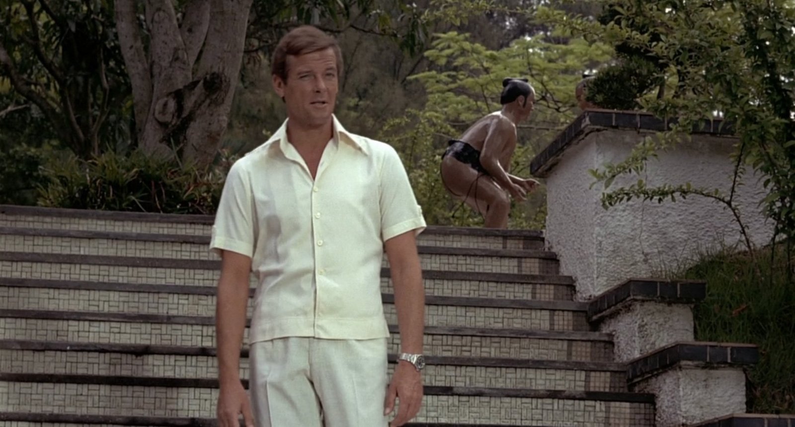 Casual in Cream in The Man with the Golden Gun – Bond Suits