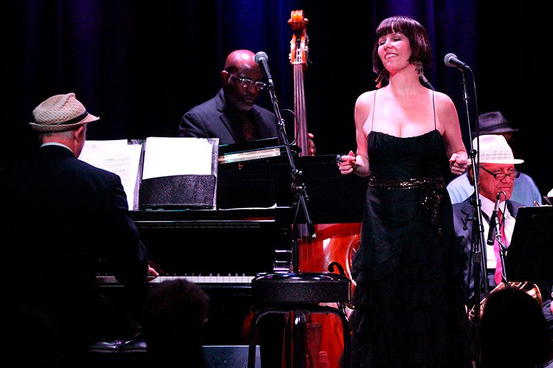 Lavay Smith & Her Red Hot Skillet Lickers