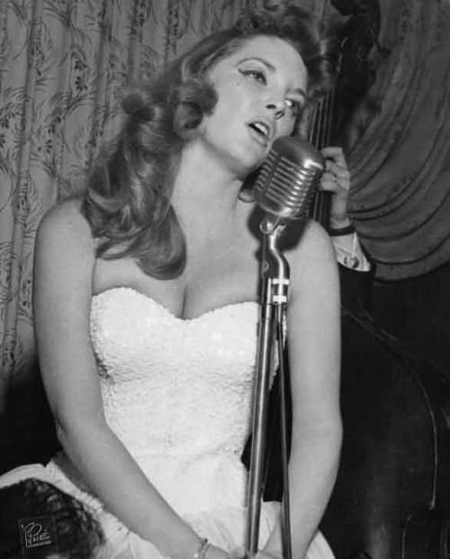 The Vintage Bandstand: Julie London in Her Living Room, 1959
